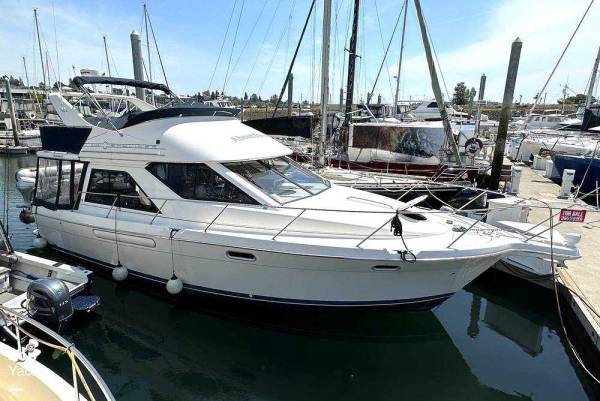 1998 Bayliner 3788 Yacht